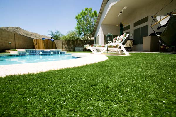 Backyard artificial grass lawn installed by SYNLawn