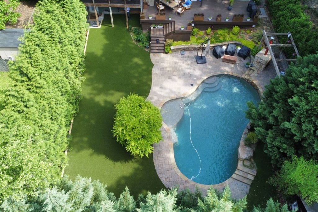 Artificial grass backyard drone shot from SYNLawn