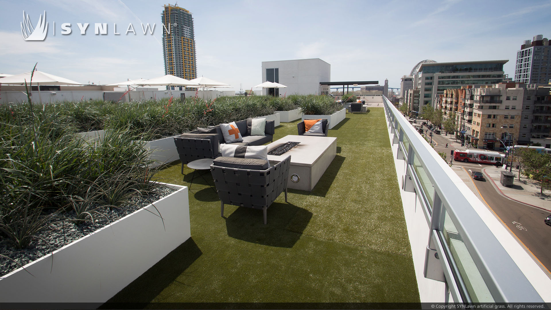 roof top artificial grass lawn