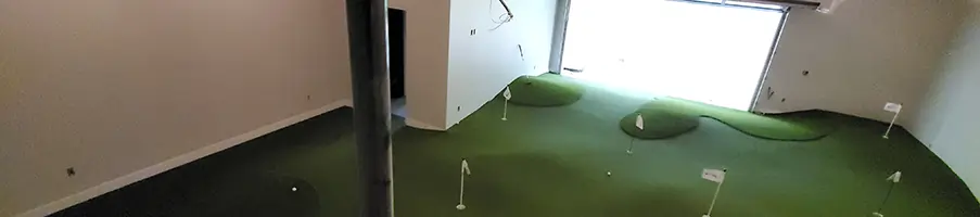 Indoor golf course installed by SYNLawn