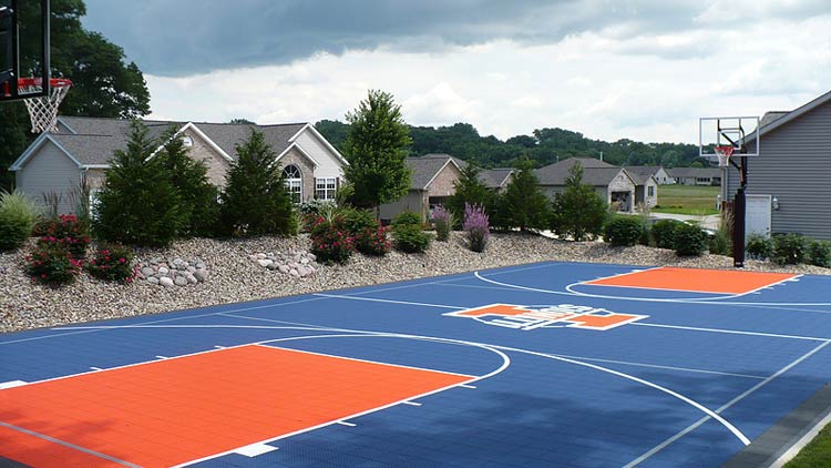 Residential basketball court installed by SYNLawn